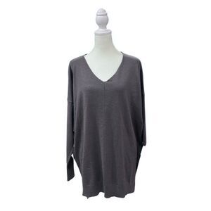 Sweet Lovely by Jen V-Neck Long Sleeve Front Seam High Low Sweater Med/Large
